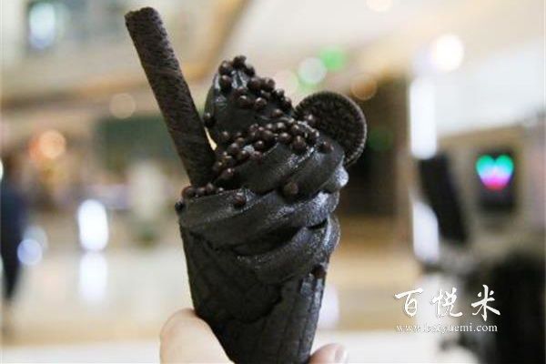 全球最独特的4款冰淇淋，第一种吃完满嘴黑！