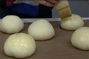 红豆包的做法大全，红豆面包西点培训图文教程详解