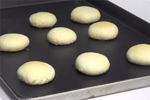 酥皮绿豆饼的做法大全，酥皮绿豆饼西点培训图文教程分享