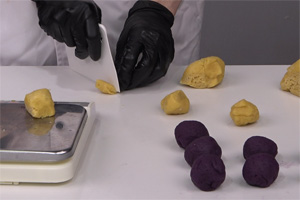 爆浆紫薯仙豆糕的做法大全，紫薯仙豆糕西点培训图文教程分享