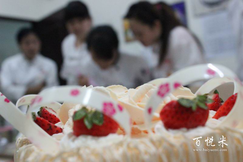 在深圳学烘焙哪家西点培训学校好？