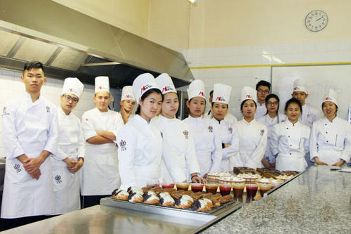 郑州西式糕点师培训学费多少？