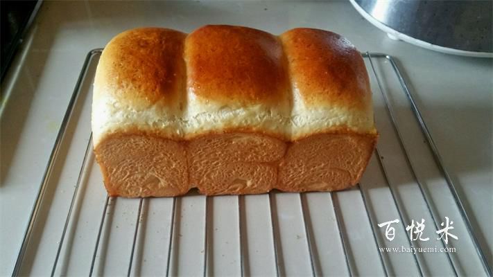 烘焙吐司面包的做法要用到面包机吗？