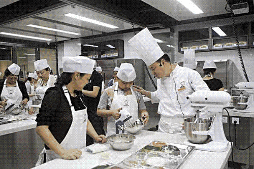 中国国际蛋糕培训基地座落于哪个城市？