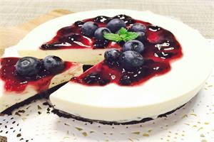 好吃的蓝莓芝士蛋糕是用什么材料制作的？
